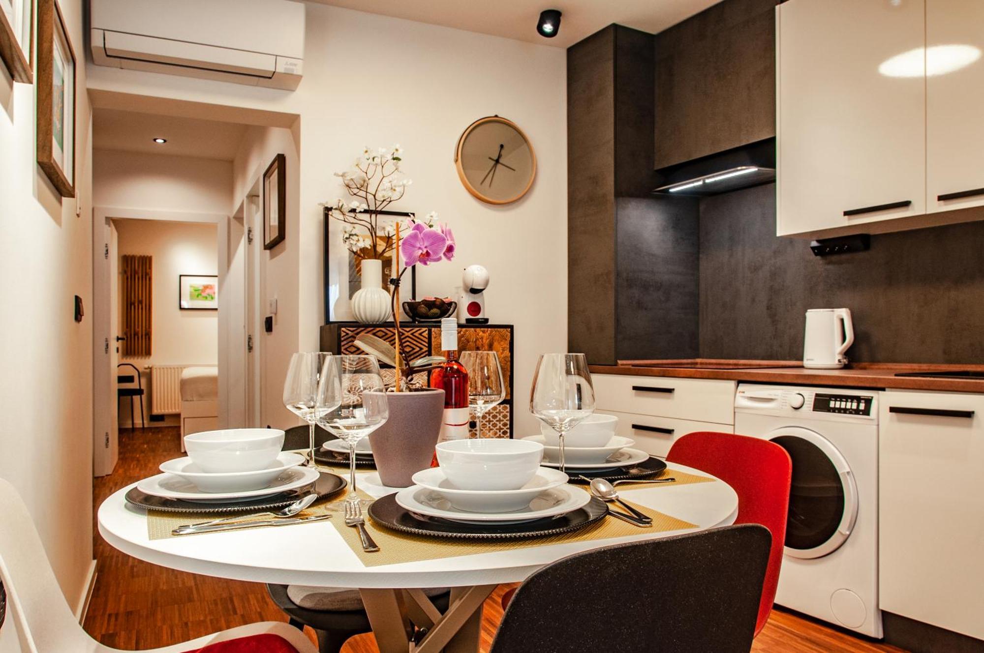 Six In The City Apartment, Ljubljana Extérieur photo