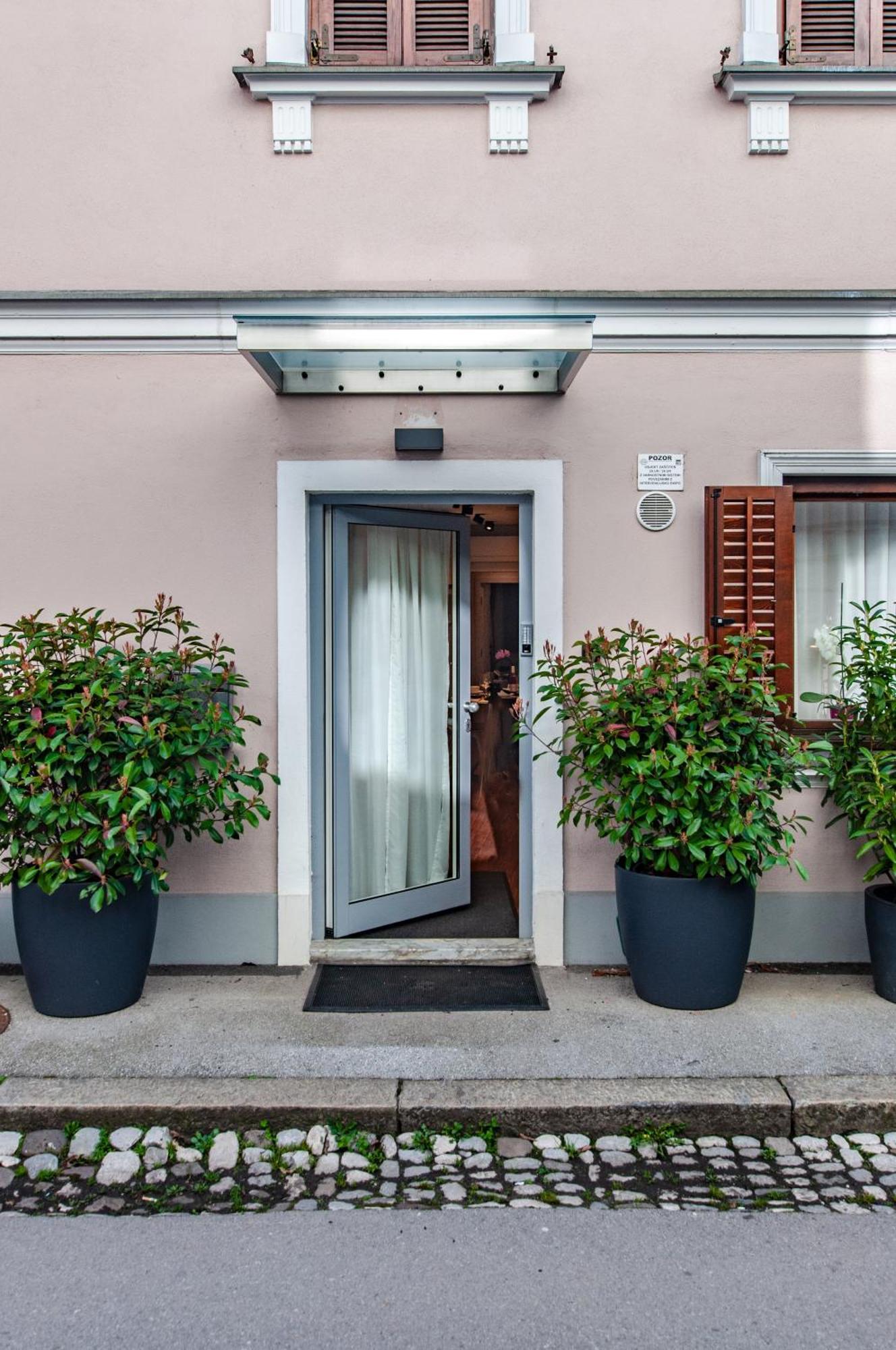 Six In The City Apartment, Ljubljana Extérieur photo